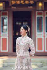 粉嫩立體絲線浮雕花龍鳳掛