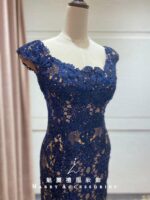 藏藍刺繡花紋魚尾媽媽禮服