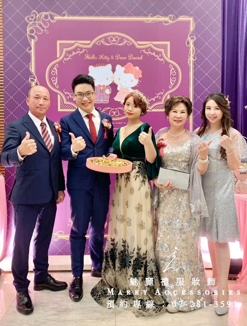 優雅銀色蕾絲媽媽禮服