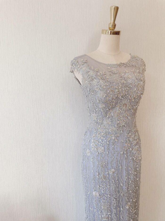 銀灰色刺繡蕾絲晚宴媽媽禮服