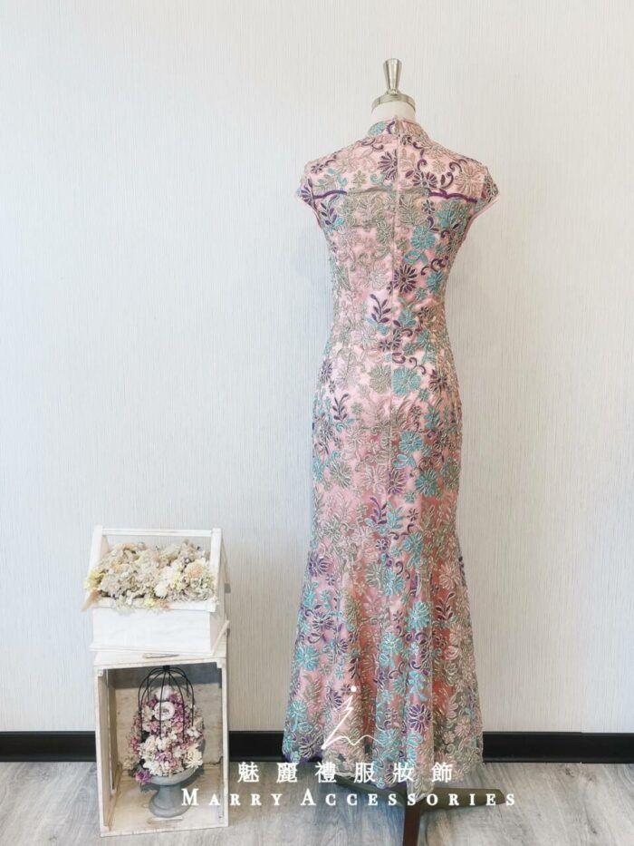 粉色旗袍刺繡晚宴媽媽禮服 粉色旗袍刺繡晚宴媽媽禮服