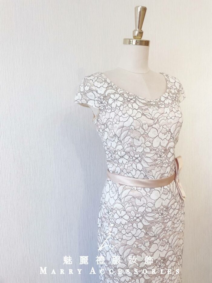 粉膚色日系蕾絲晚宴媽媽禮服