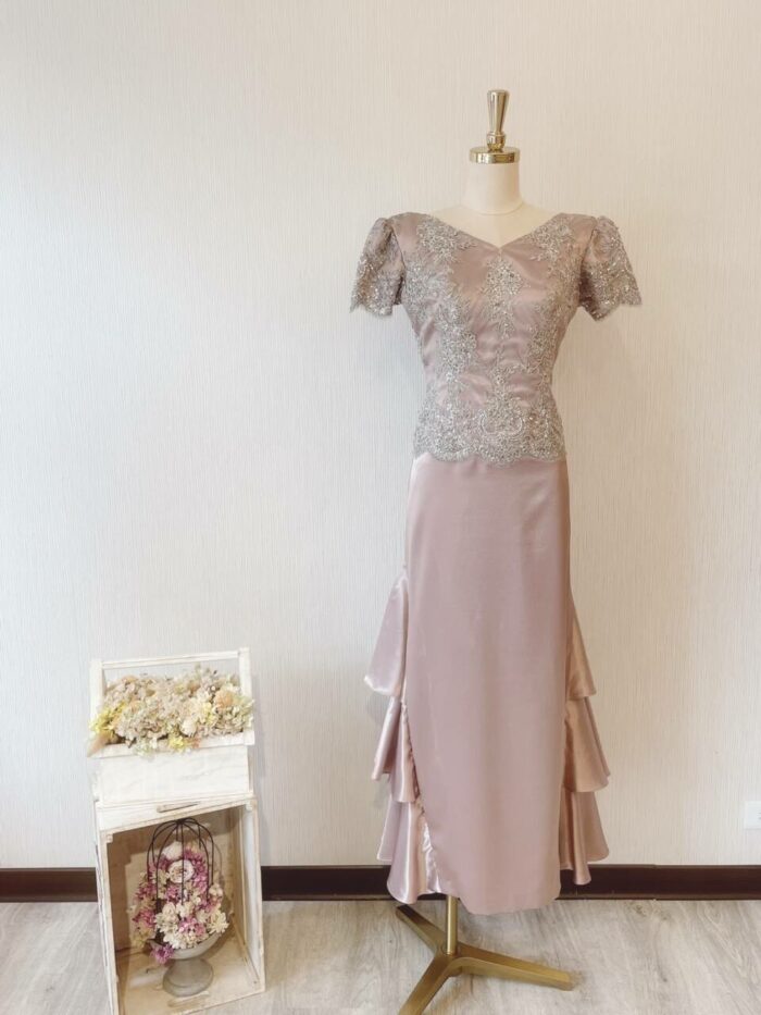 香檳金緞料刺繡晚宴媽媽禮服