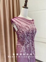 斜肩粉紗花藤款媽媽禮服