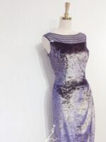 深紫色金屬色絨料設計晚宴媽媽禮服