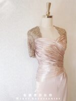 粉膚色緞料包肩袖晚宴媽媽禮服