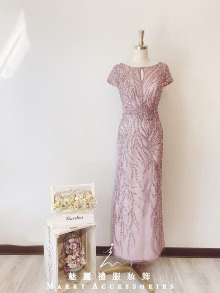 藕粉色水晶系性感晚宴媽媽禮服
