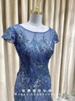 藍色蕾絲繡花圓領小包袖媽媽禮服