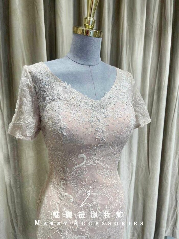 粉色刺繡古典花紋媽媽禮服
