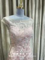 粉色緞面刺繡花A字媽媽禮服