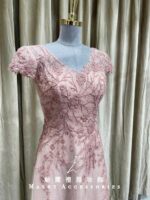 粉色立體縫珠蕾絲A字媽媽禮服