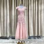 粉色古典繡花包臀魚尾媽媽禮服