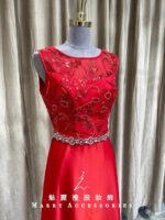 紅色緞面鑲鑽腰鍊A字媽媽禮服