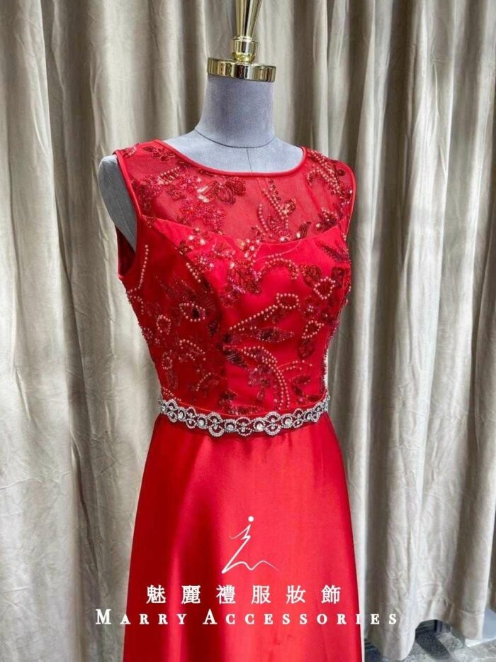 紅色緞面鑲鑽腰鍊A字媽媽禮服