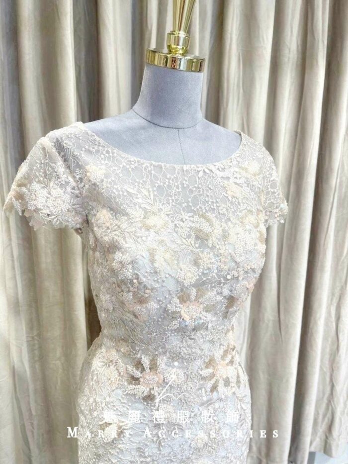 藍色襯布蕾絲圓領繡花魚尾媽媽禮服