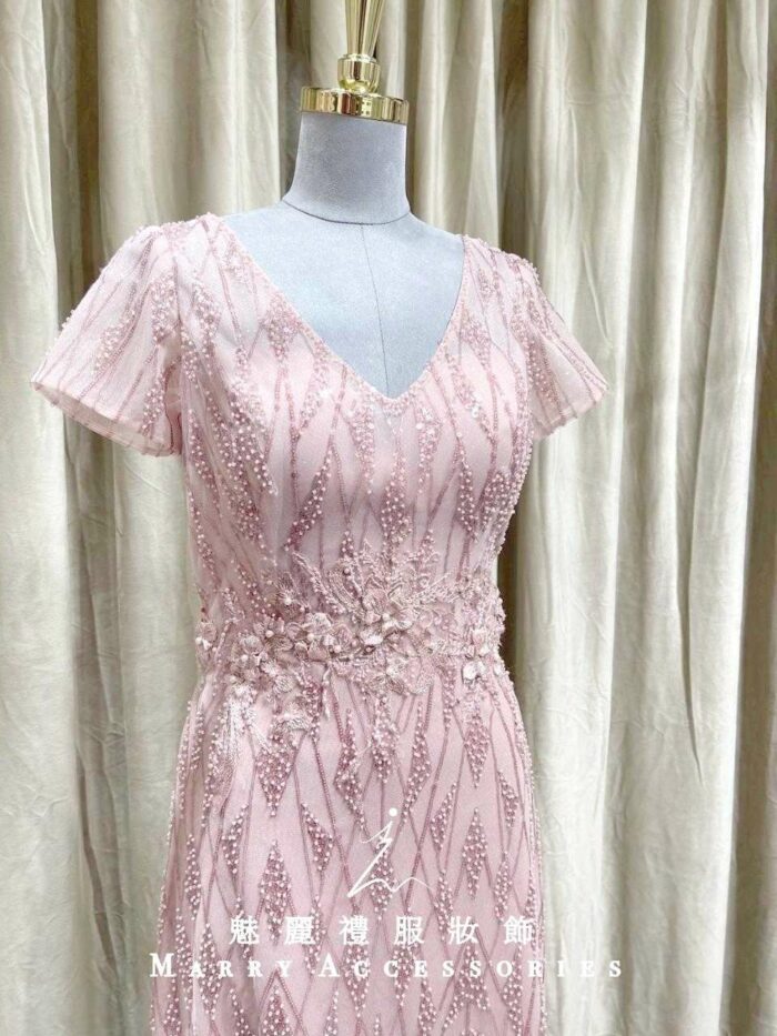 粉色短袖縫珠A字媽媽禮服