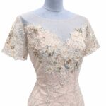 粉色古典繡花蕾絲流線媽媽禮服