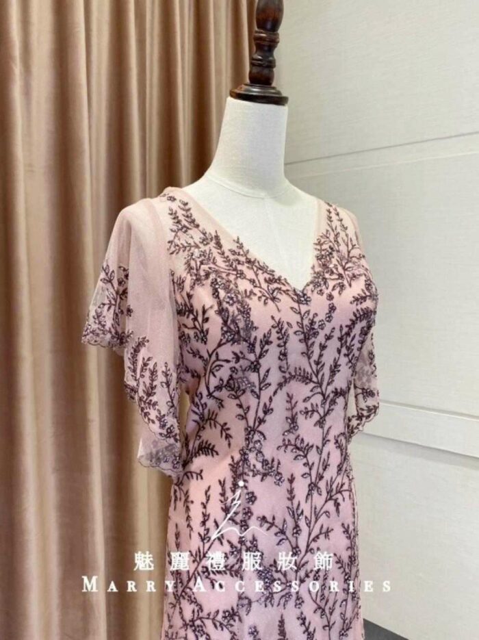 粉色大V領蝴蝶袖媽媽禮服