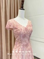 粉色管珠亮片A字媽媽禮服