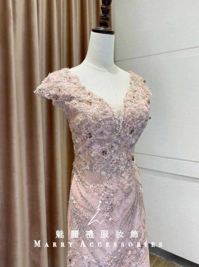 粉色魚尾珠工刺繡媽媽禮服
