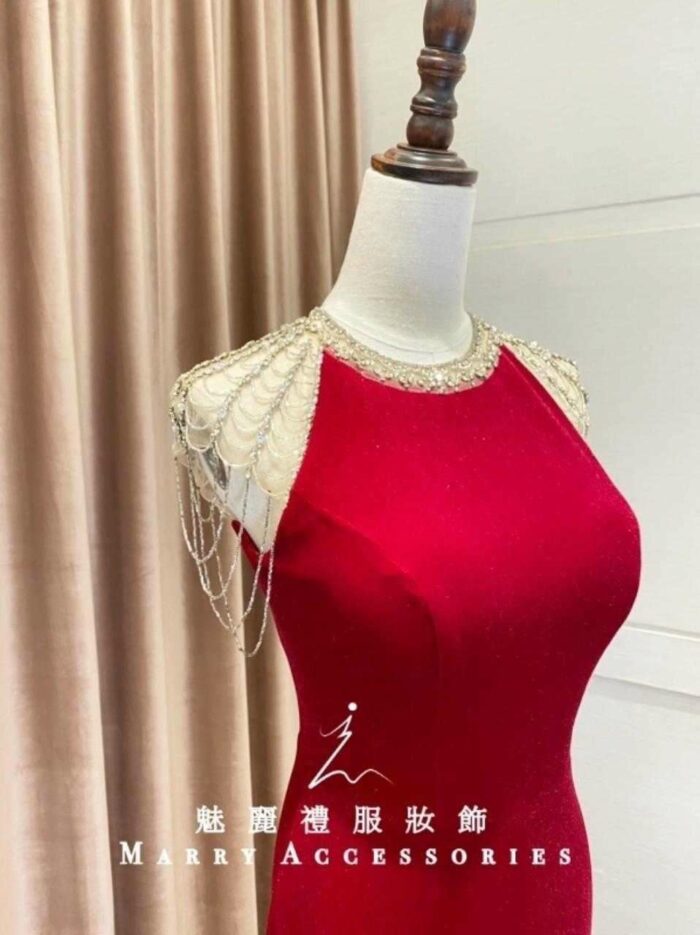 紅色絨布肩鏈魚尾媽媽禮服