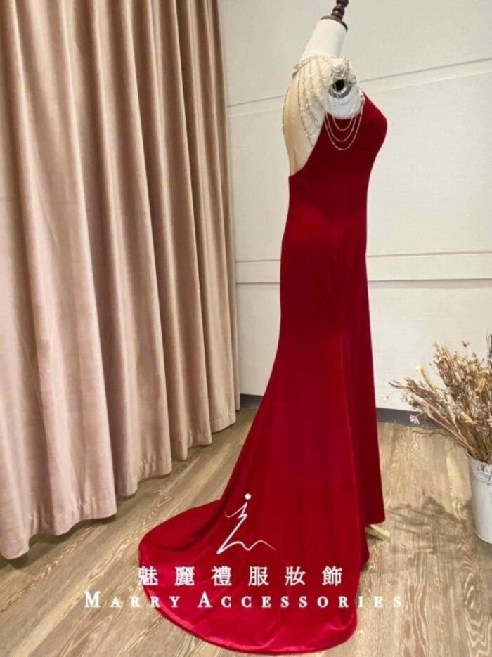 紅色絨布肩鏈魚尾媽媽禮服