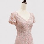 粉藕蕾絲拼花魚尾媽媽禮服