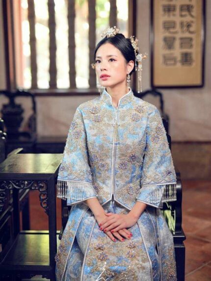 水藍浮雕荷花釘金珠繡龍鳳掛