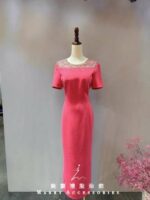 桃紅色領口鑲鑽包袖媽媽禮服