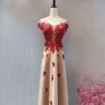 紅色蕾絲貼花短袖V領媽媽禮服