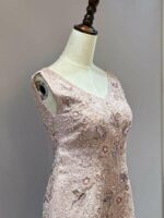 粉色V領袖花縫珠背心短媽媽禮服