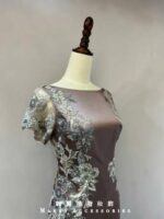 咖膚色緞面繡花媽媽禮服