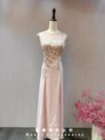 粉色緞布繡花蕾絲領媽媽禮服