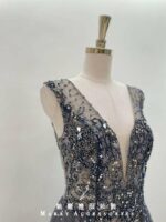 鐵灰深V領排鑽蕾絲紗裙媽媽禮服