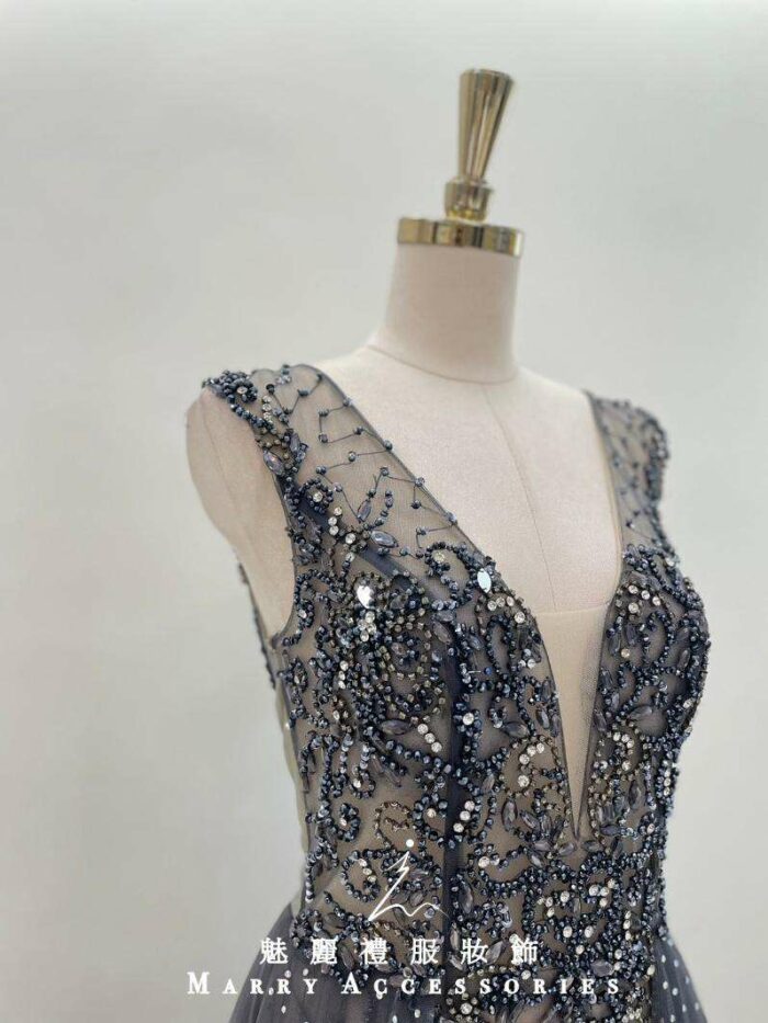 鐵灰深V領排鑽蕾絲紗裙媽媽禮服