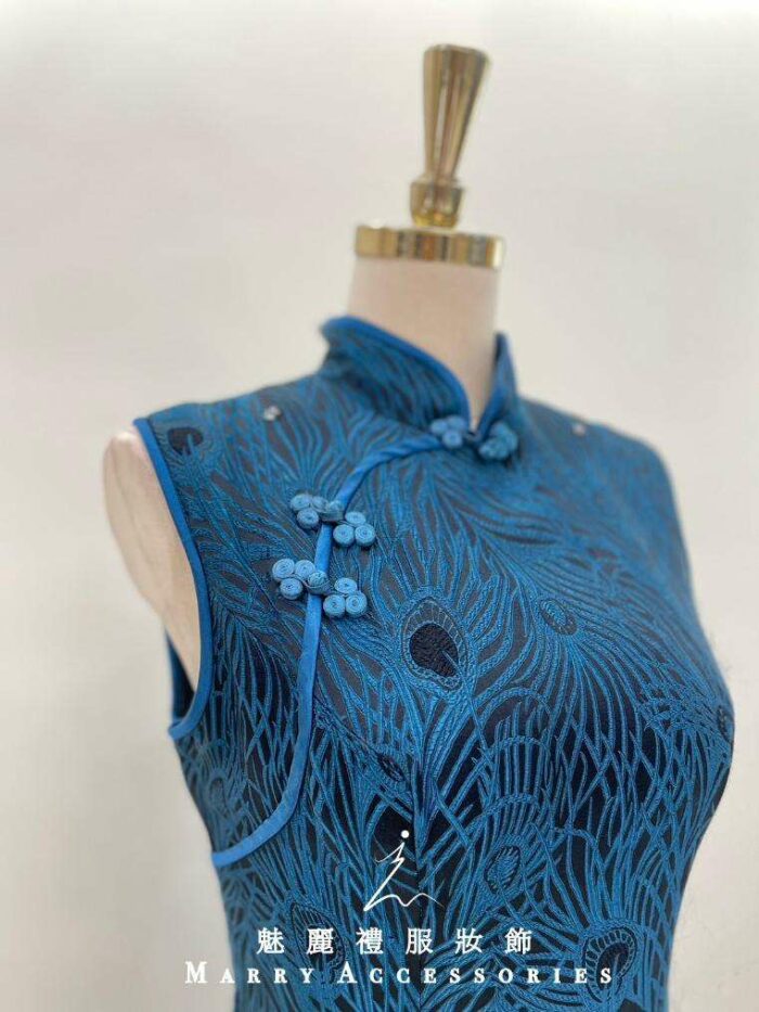青藍刺繡紋路立領旗袍式媽媽禮服 青藍刺繡紋路立領旗袍式媽媽禮服