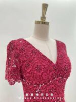 桃紅浮雕刺繡碎鑽收腰媽媽禮服