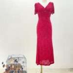 桃紅浮雕刺繡碎鑽收腰媽媽禮服