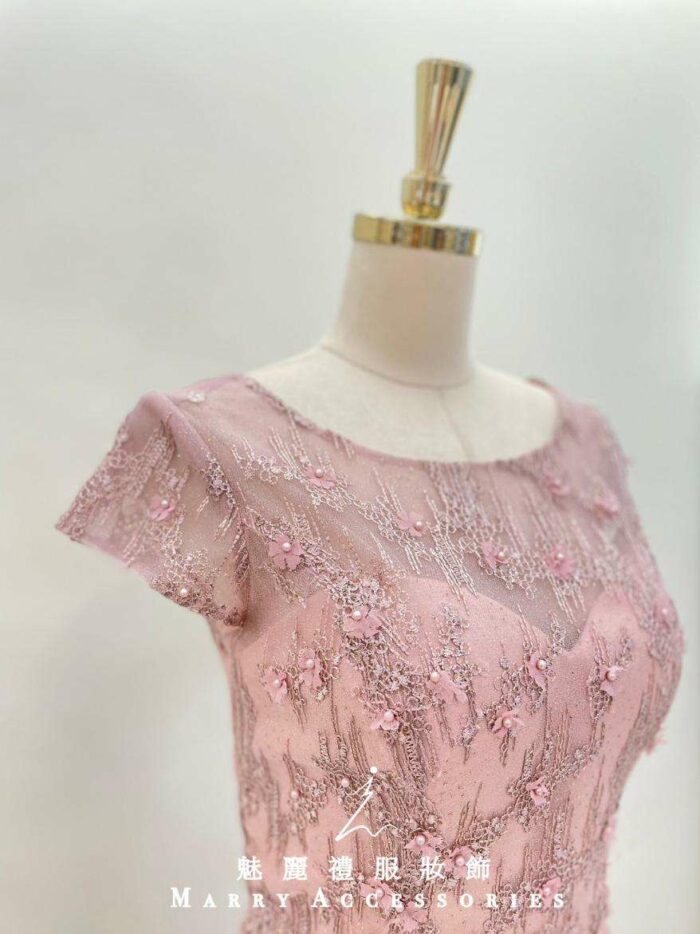 粉色蕾絲碎花包袖短媽媽禮服