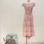 粉色蕾絲碎花包袖短媽媽禮服