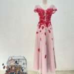 酒紅刺繡串珠蕾絲V領粉紗裙媽媽禮服