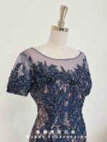 深藍蕾絲珠鑽交織襯膚媽媽禮服