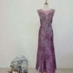 蘭花紫蕾絲浮雕印花媽媽禮服