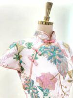 粉白刺繡織花短旗袍媽媽禮服