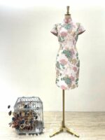 粉白刺繡織花短旗袍媽媽禮服