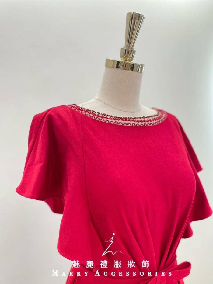 寶石紅絨布蝴蝶結收腰媽媽禮服