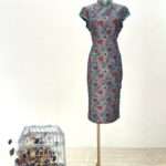 青藍印花胸前排釦旗袍媽媽禮服