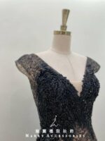 碳黑鑲鑽漸變蕾絲裙媽媽禮服