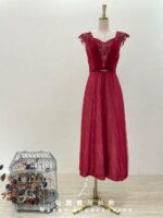 酒紅珠鑽羽毛袖蕾絲裙媽媽禮服