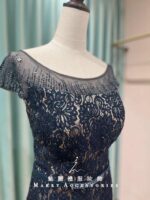 藏藍蕾絲緹花細珠高腰媽媽禮服